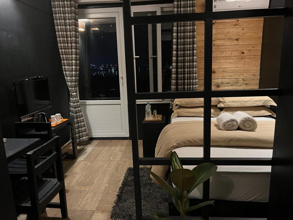 Gusto Accommodation Pokhara Luaran gambar
