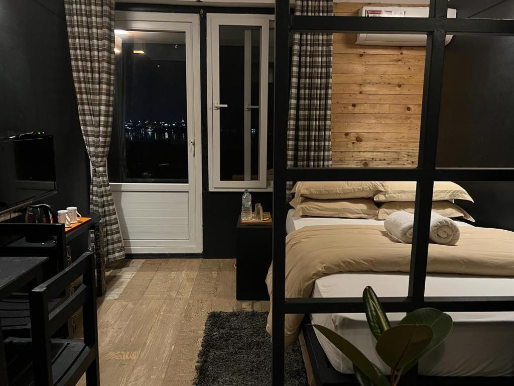 Gusto Accommodation Pokhara Luaran gambar