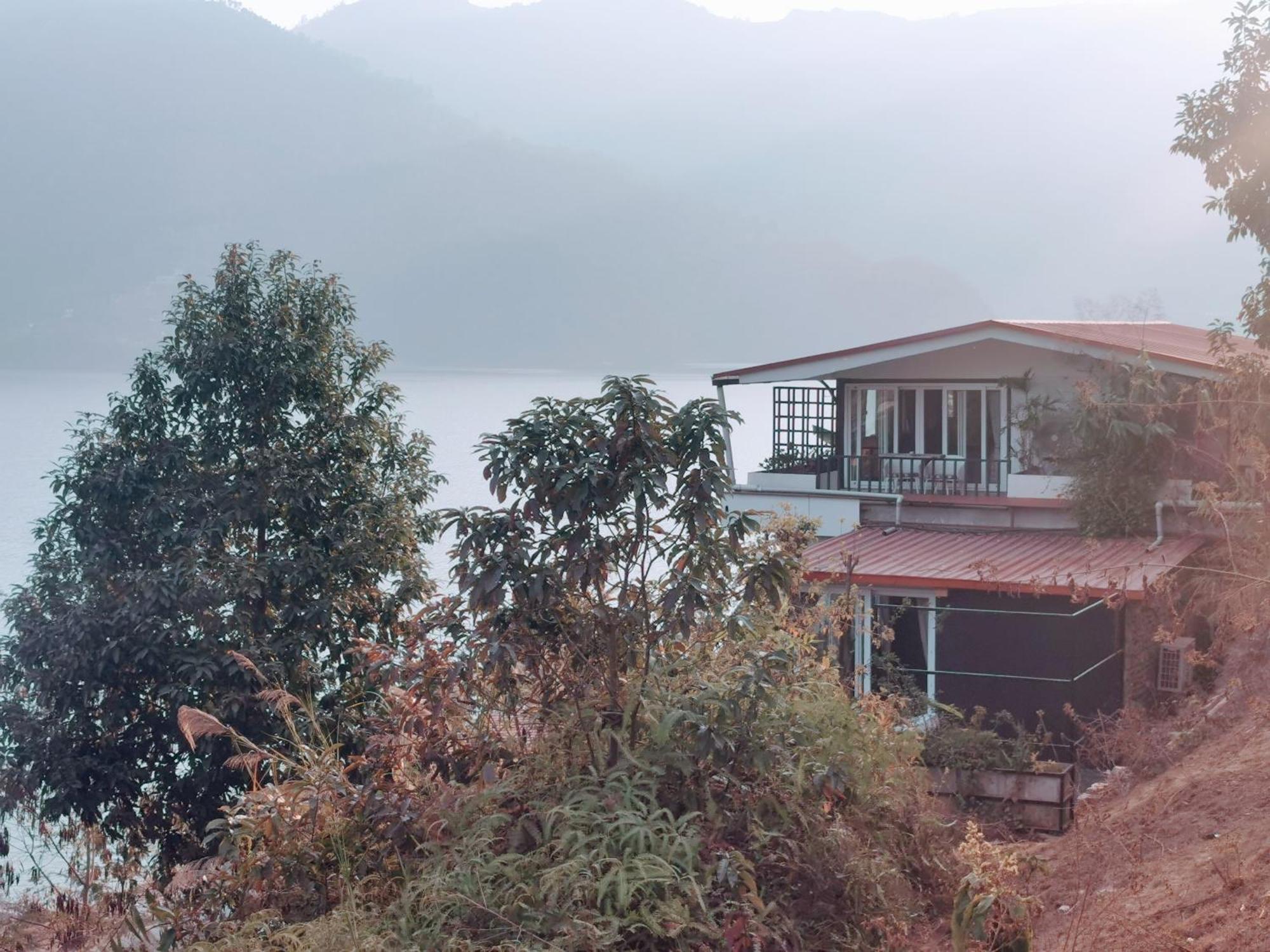 Gusto Accommodation Pokhara Luaran gambar