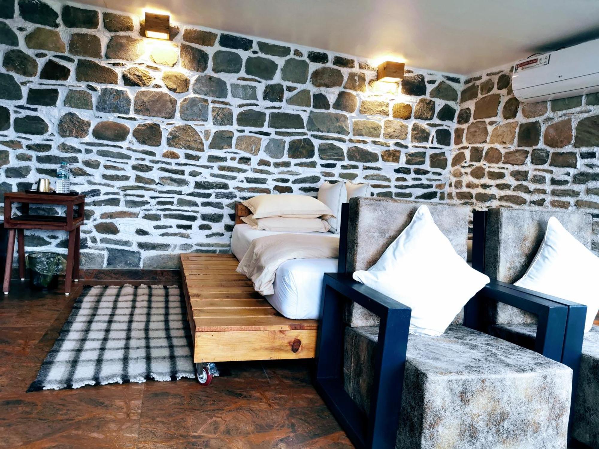 Gusto Accommodation Pokhara Luaran gambar