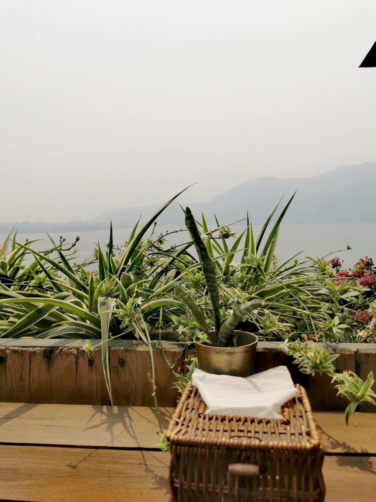 Gusto Accommodation Pokhara Luaran gambar